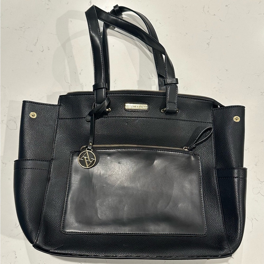 Black Adrienne Vittadini Big Handbag